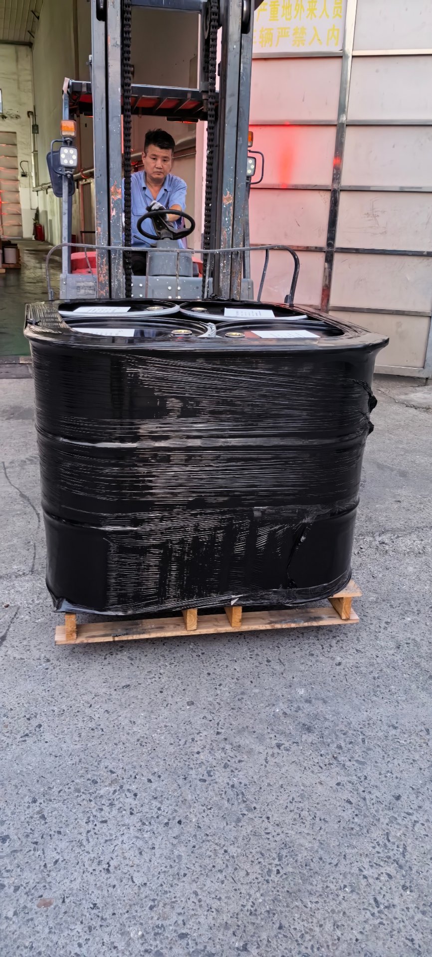 坚邦涂料海底钢管桩重防腐涂料加班补货·20号按期装箱出海